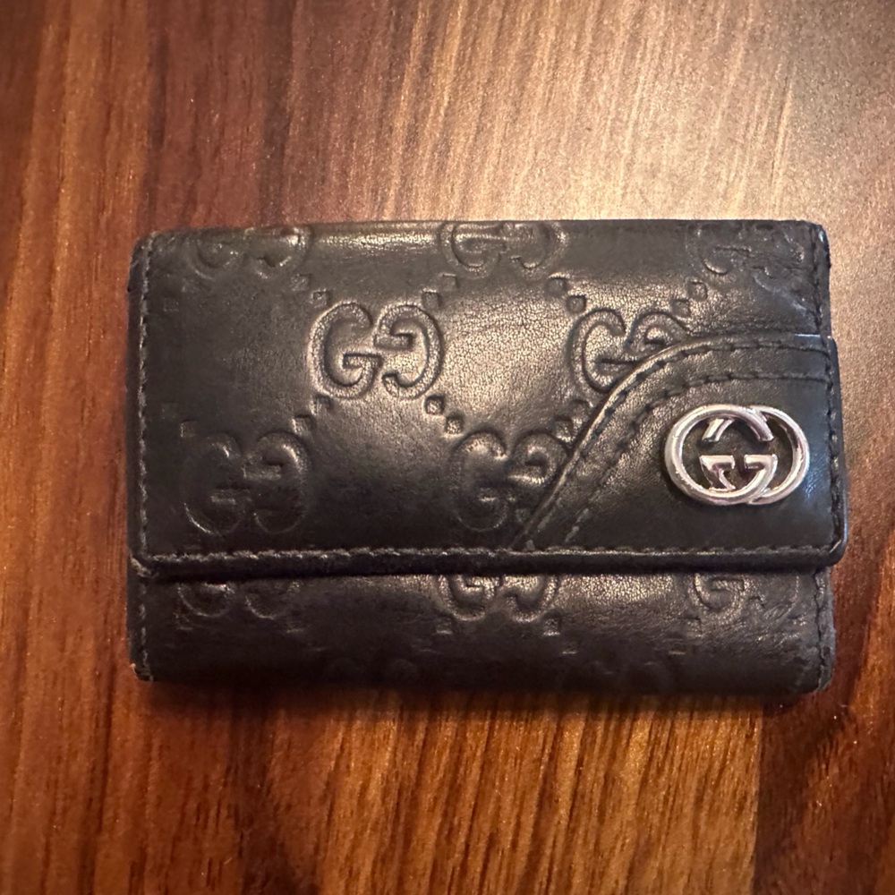 GUCCI Britt Guccissima Leather Key Case Black
